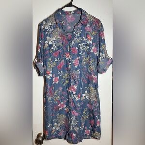 Snap button dress with side and front pockets